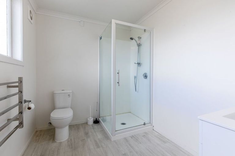 Photo of property in 162 Te Rangitautahanga Road, Turangi, 3334