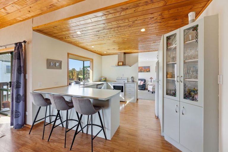 Photo of property in 166 Torkar Road, Clarks Beach, 2122