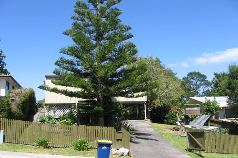 Photo of property in 13 Seon Place, Birkdale, Auckland, 0626