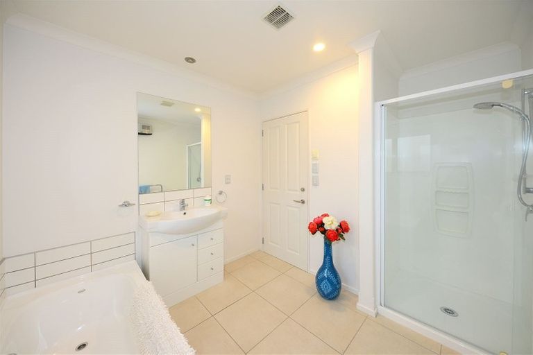 Photo of property in 2 Newall Avenue, Bryndwr, Christchurch, 8052