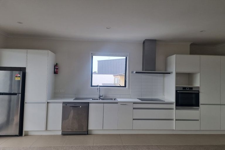 Photo of property in 1/2 Frances Bryers Road, Hobsonville, Auckland, 0616