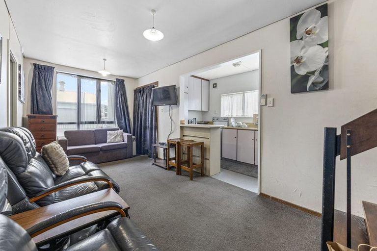 Photo of property in 47 Howe Street, North Dunedin, Dunedin, 9016