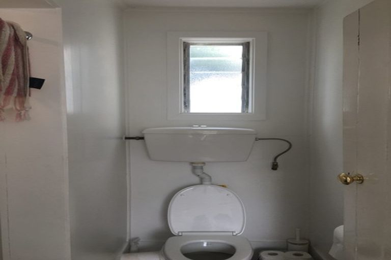 Photo of property in 19 Myrtle Crescent, Mount Cook, Wellington, 6021