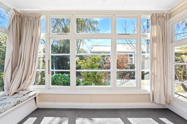 Photo of property in 6 Norwood Street, Beckenham, Christchurch, 8023
