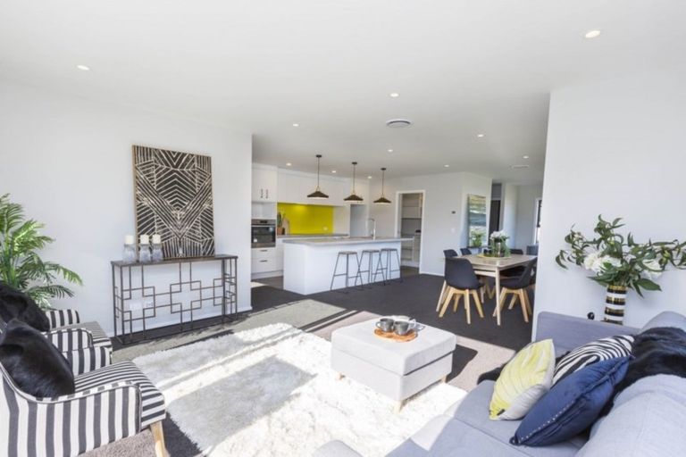 Photo of property in 22 Filmer Crescent, Wallaceville, Upper Hutt, 5018