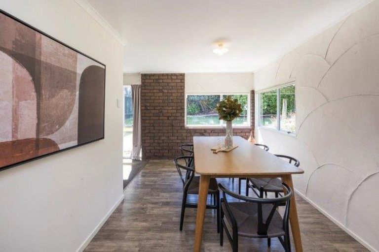 Photo of property in 42 Meadowbrook Drive, Cloverlea, Palmerston North, 4412