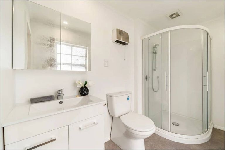 Photo of property in 1/23 Saint Columbans Grove, Boulcott, Lower Hutt, 5010