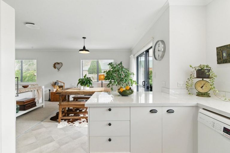 Photo of property in 52 Highfields Drive, Katikati, 3129