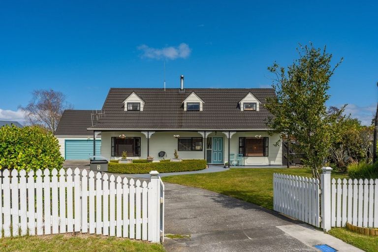 Photo of property in 2 Ascot Close, Richmond Heights, Taupo, 3330