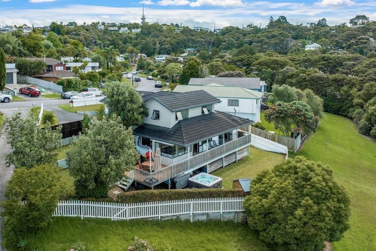 Photo of property in 8 Emlyn Place, Torbay, Auckland, 0630