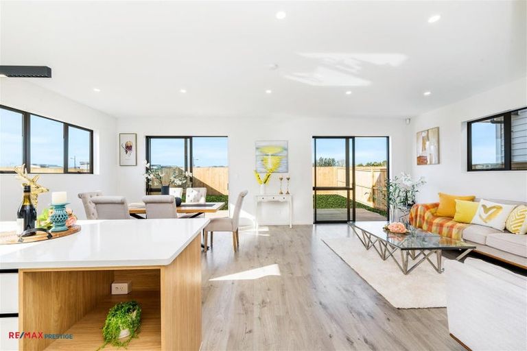 Photo of property in 19 Woven Place, Karaka, Papakura, 2113