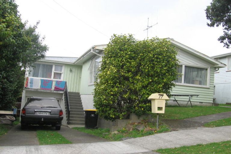 Photo of property in 17 Saint Edmund Crescent, Tawa, Wellington, 5028