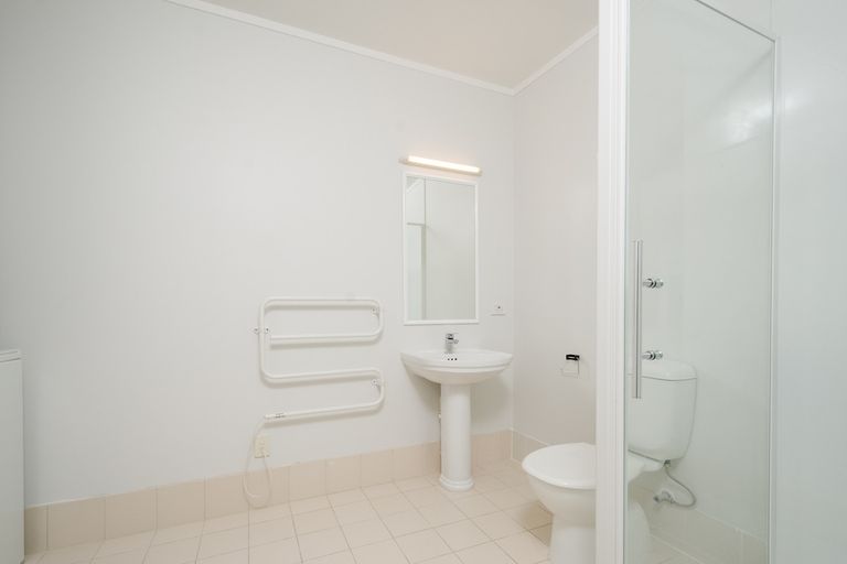 Photo of property in 12b/30 Westward Ho, Glen Eden, Auckland, 0602