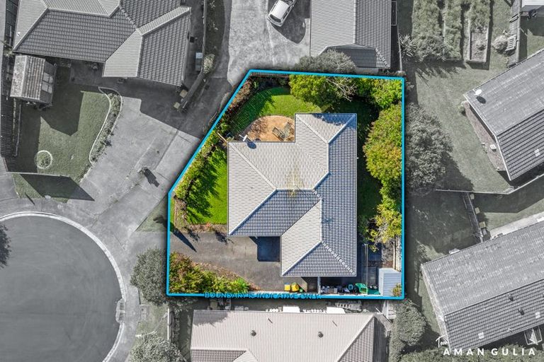 Photo of property in 32 Heversham Place, Glendene, Auckland, 0602