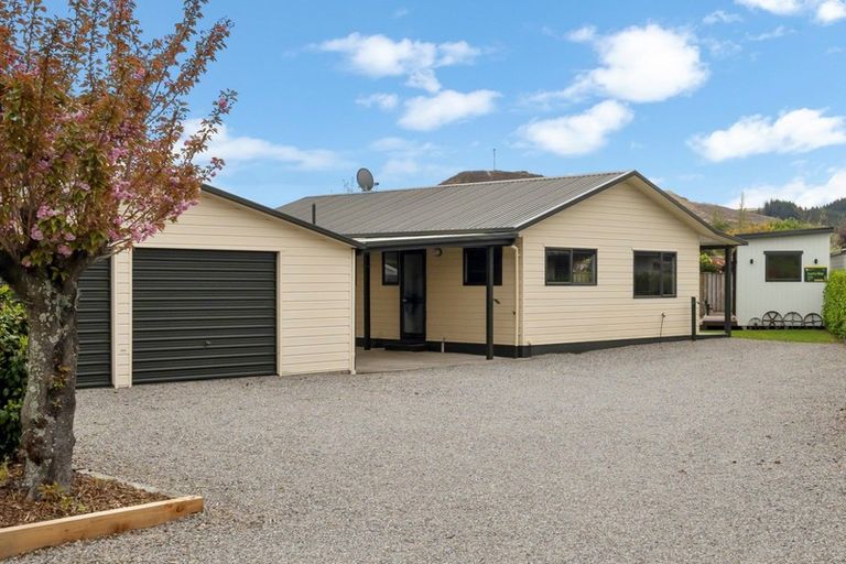 Photo of property in 17a Martin Avenue, Wakefield, 7025