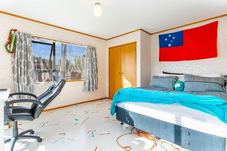 Photo of property in 4 Muscat Place, Henderson, Auckland, 0612