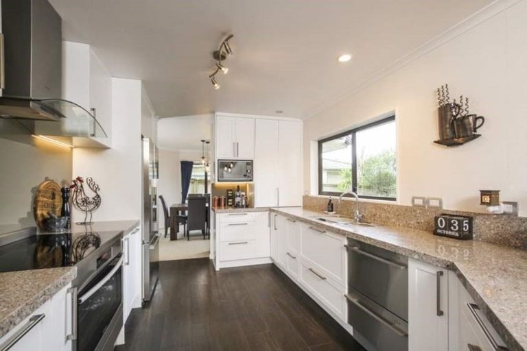 Photo of property in 5 Jadewynn Drive, Massey, Auckland, 0614