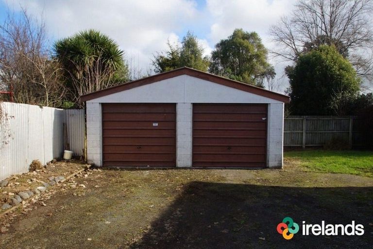 Photo of property in 6a Auburn Avenue, Upper Riccarton, Christchurch, 8041