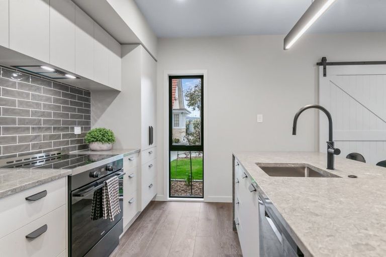 Photo of property in 114a Bartholomew Road, Levin, 5510