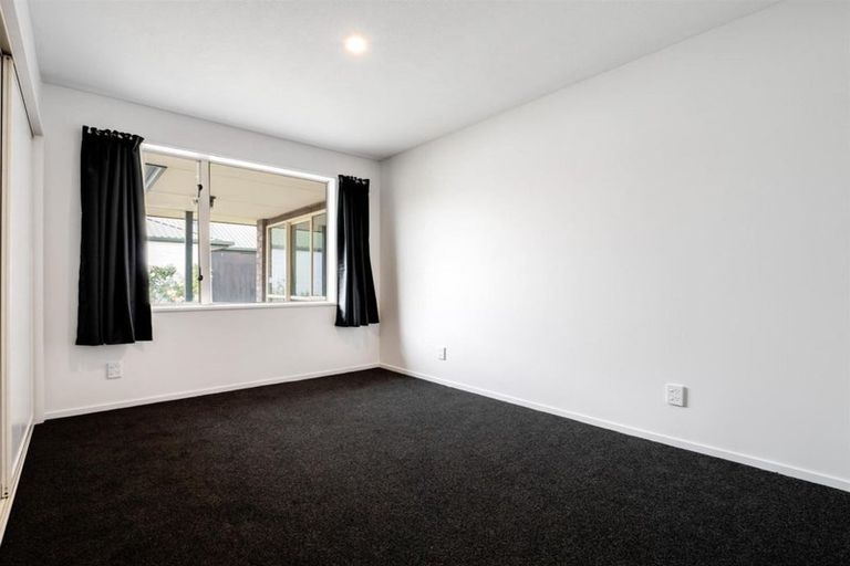 Photo of property in 2/200 Wainoni Road, Avondale, Christchurch, 8061
