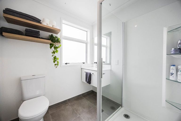 Photo of property in 25 Marine Parade, Hobsonville, Auckland, 0616