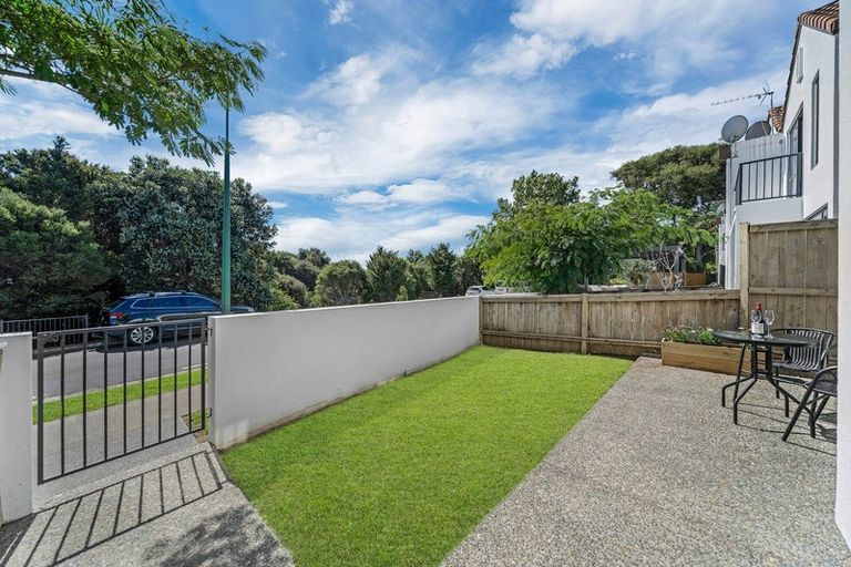 Photo of property in 2/27 Kellaway Drive, East Tamaki, Auckland, 2013