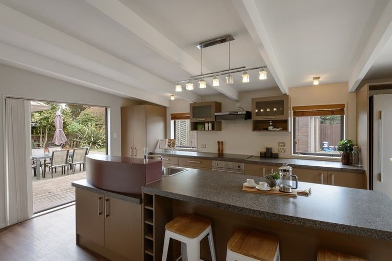 Photo of property in 21 Forest Park Place, Parklands, Christchurch, 8083