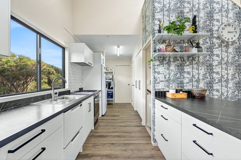 Photo of property in 29 Tahunatapu Road, Parua Bay, Whangarei, 0174