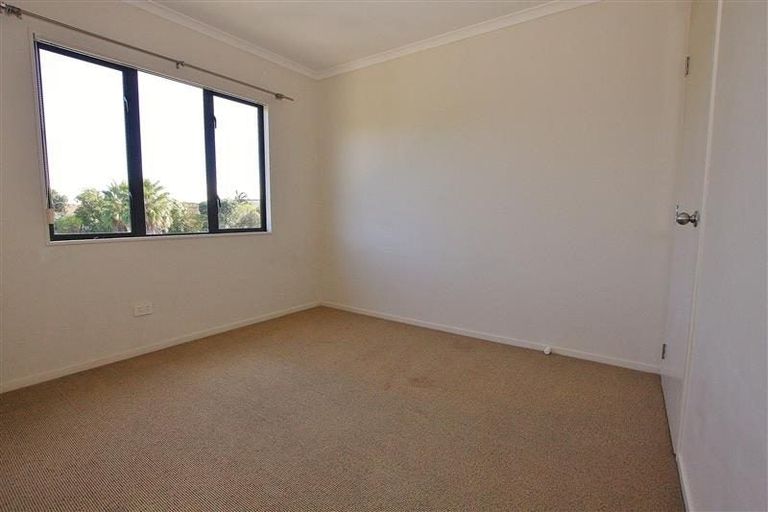 Photo of property in 28 Sheddings Lane, East Tamaki, Auckland, 2016