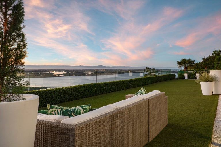 Photo of property in 6 Gazelle Lane, Redcliffs, Christchurch, 8081