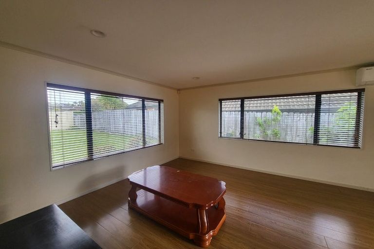 Photo of property in 128 Charles Prevost Drive, The Gardens, Auckland, 2105