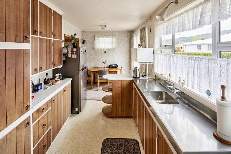 Photo of property in 1 Rosina Street, Clouston Park, Upper Hutt, 5018