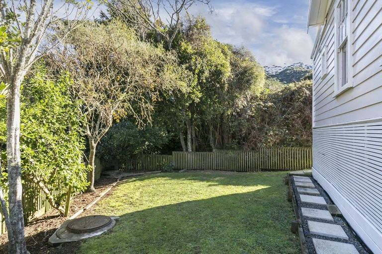 Photo of property in 7 Omar Street, Khandallah, Wellington, 6035