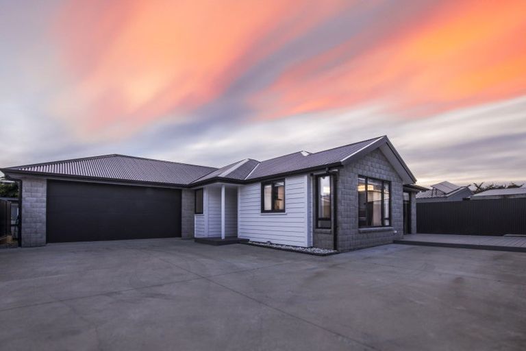 Photo of property in 66 Park Street, Winton, 9720