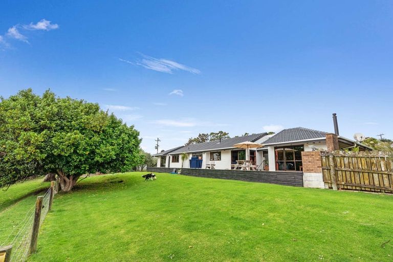 Photo of property in 158 Mcleod Road, South Head, Helensville, 0874