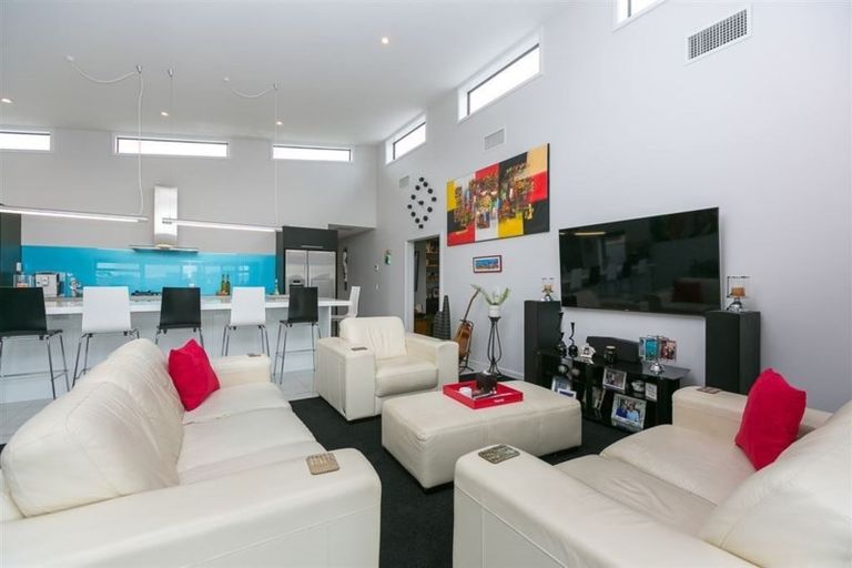 Photo of property in 10 Jules Crescent, Bell Block, New Plymouth, 4312