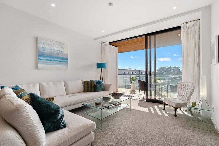 Photo of property in 308/8a Lake Pupuke Drive, Takapuna, Auckland, 0622