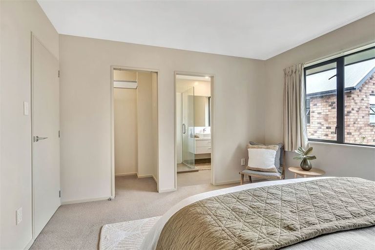 Photo of property in 15a Burdale Street, Riccarton, Christchurch, 8011