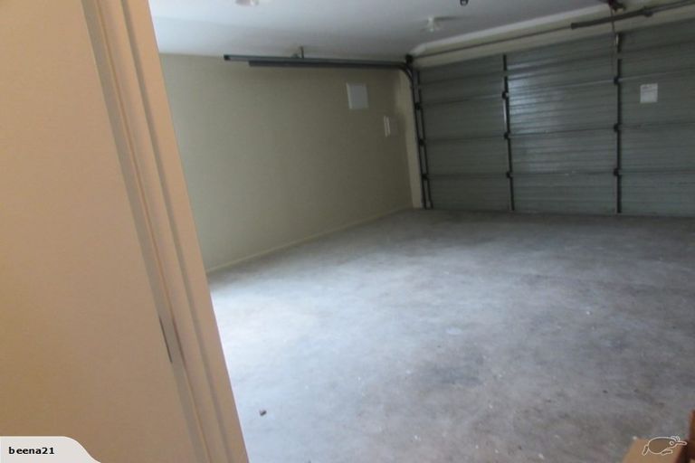 Photo of property in 2 Wheaton Place, Glen Eden, Auckland, 0602