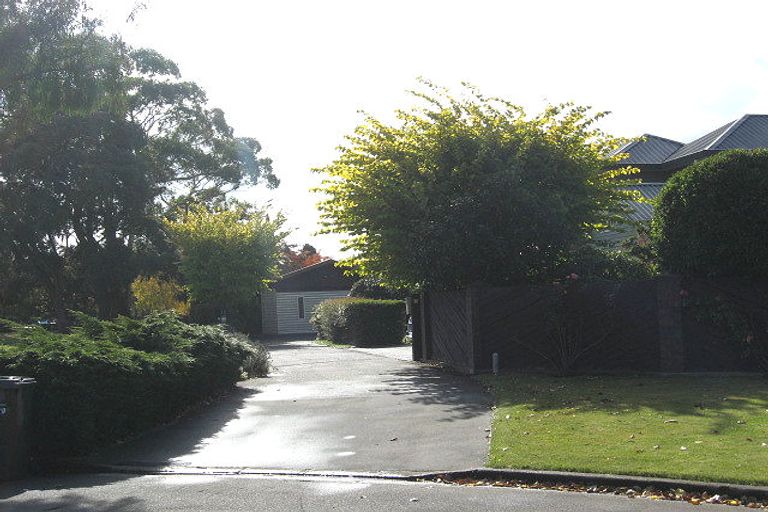 Photo of property in 10 Godfrey Place, Ilam, Christchurch, 8041
