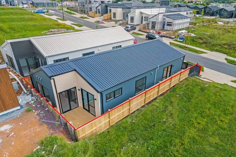 Photo of property in 16 Oopunga Road, Pukekohe, 2120