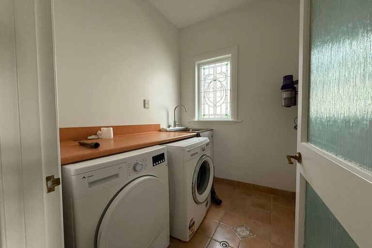 Photo of property in 1 Para Street, Miramar, Wellington, 6022