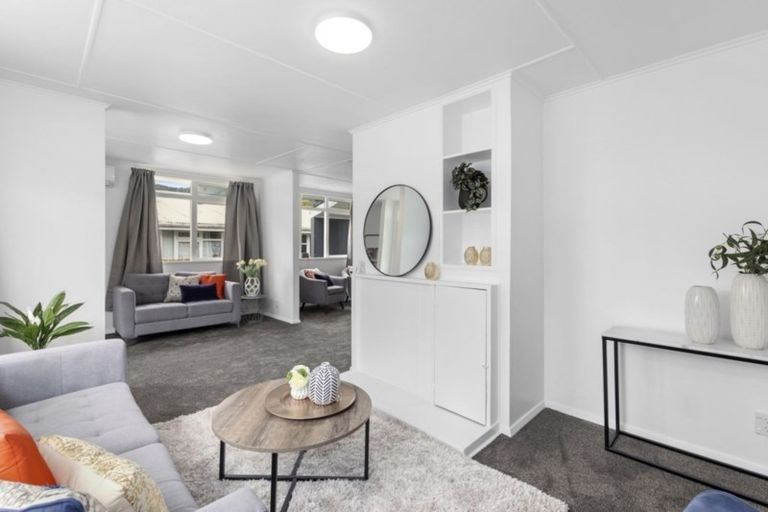 Photo of property in 33 Hanson Grove, Stokes Valley, Lower Hutt, 5019