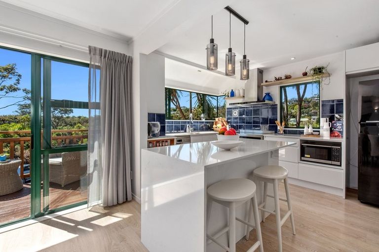 Photo of property in 47 Emlyn Place, Torbay, Auckland, 0630