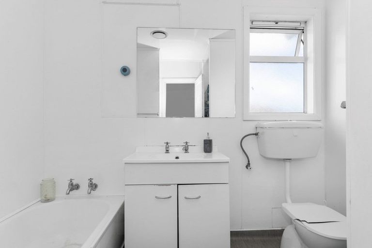 Photo of property in 11 Surrey Grove, Parkvale, Tauranga, 3112