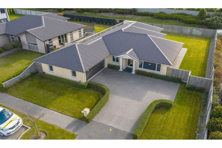 Photo of property in 35 Mariposa Crescent, Aidanfield, Christchurch, 8025