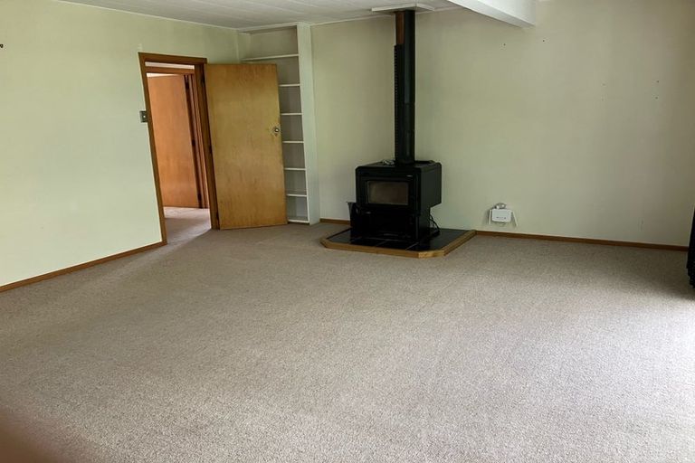 Photo of property in 10 Iona Street, Lawrence, 9532