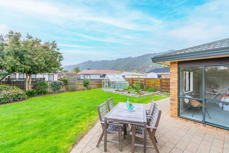 Photo of property in 9 Sylvan Avenue, Waikanae, 5036