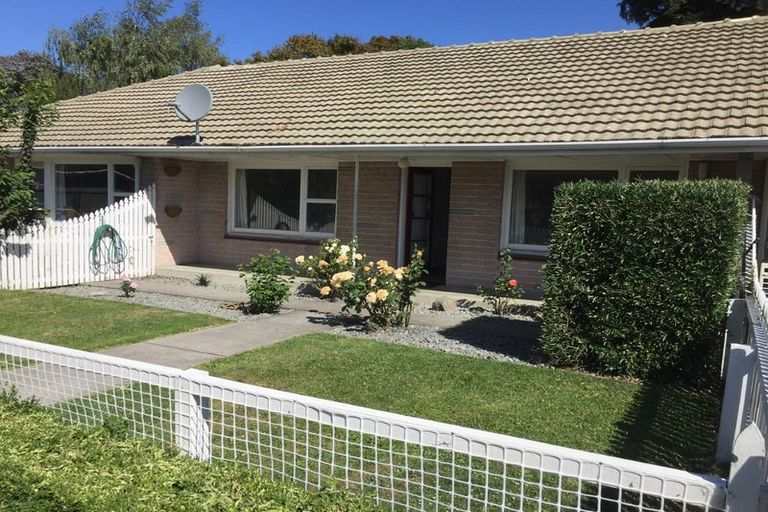 Photo of property in 4/9a Curletts Road, Sockburn, Christchurch, 8042
