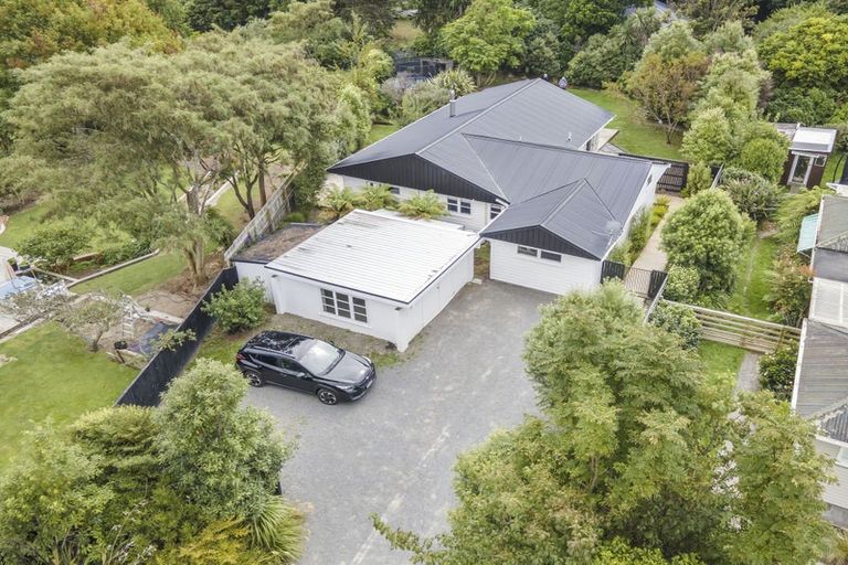 Photo of property in 73 Kohekohe Road, Waikanae, 5036
